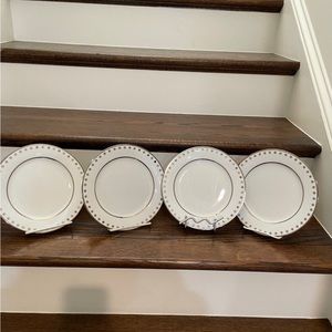 MUIRFIELD PLATINUM DOT SIDE/SALAD PLATES 4